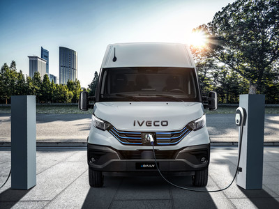 IVECO fait son retour au Mondial de l’automobile et présentera ses nouveaux véhicules utilitaires électriques, l’IVECO eMoovy et l’eDaily.